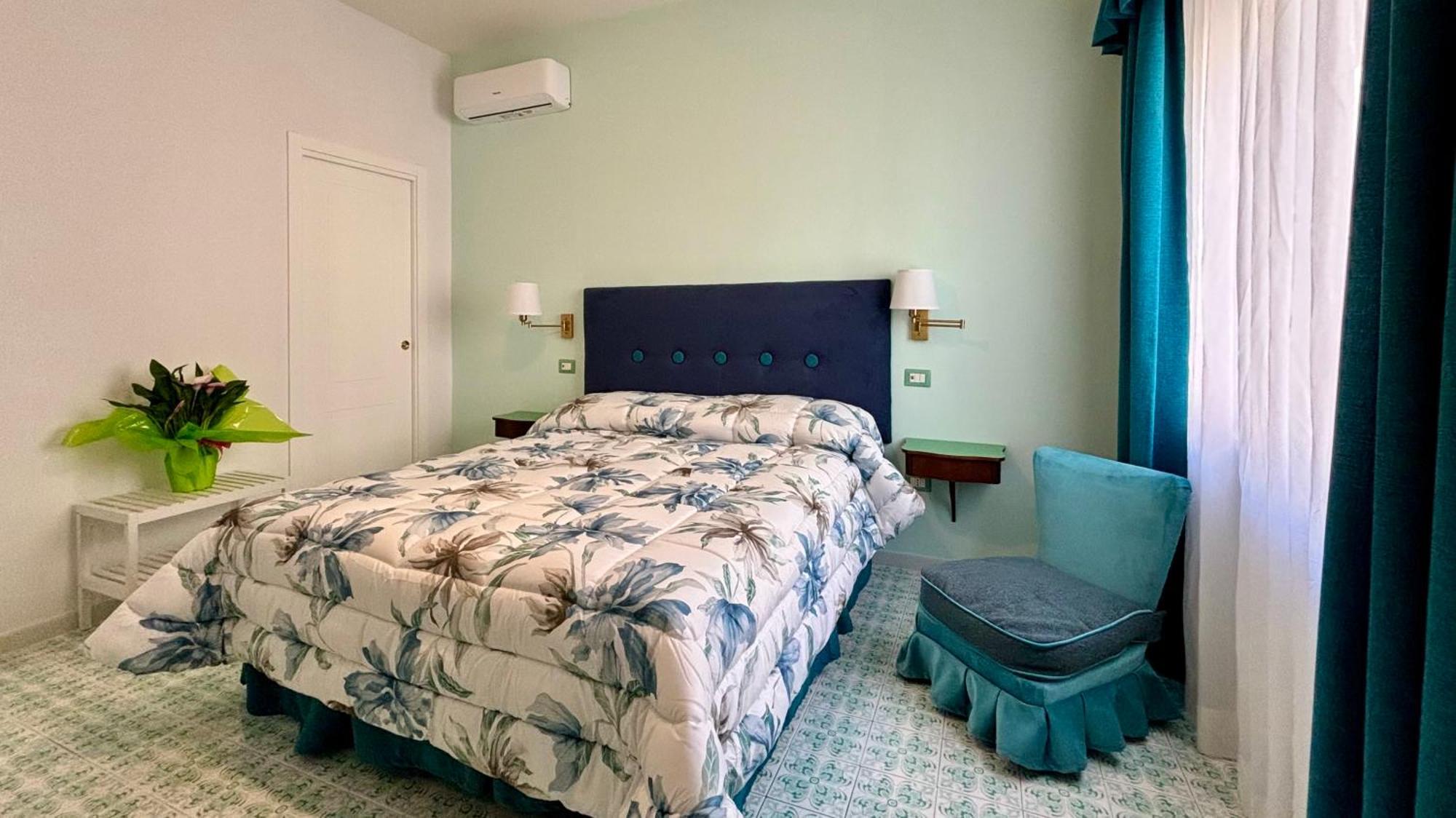 Bluemagi Hotel Sorrento Bagian luar foto